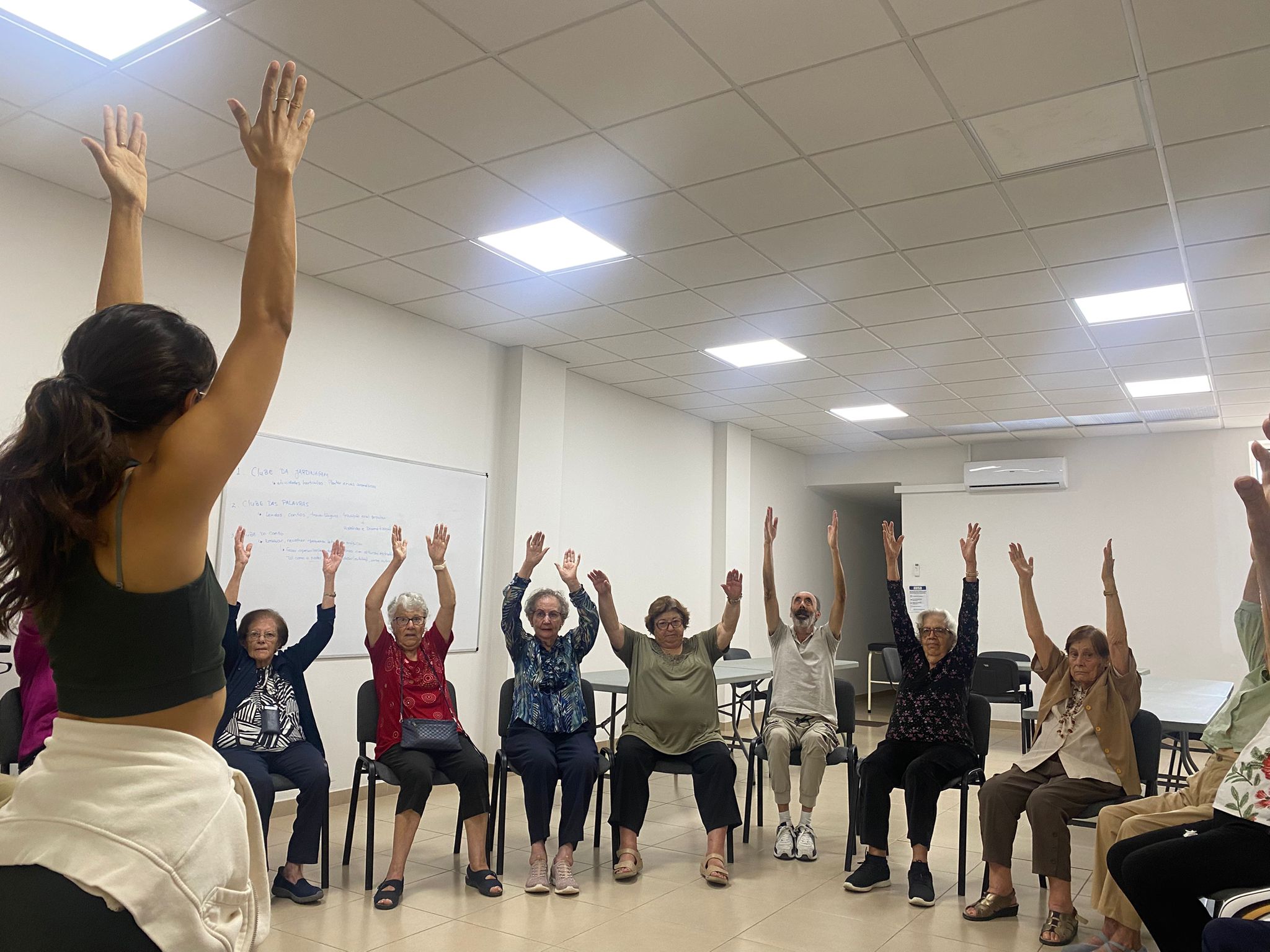 Sessão de Yoga – Projeto 360º no Centro de Dia   