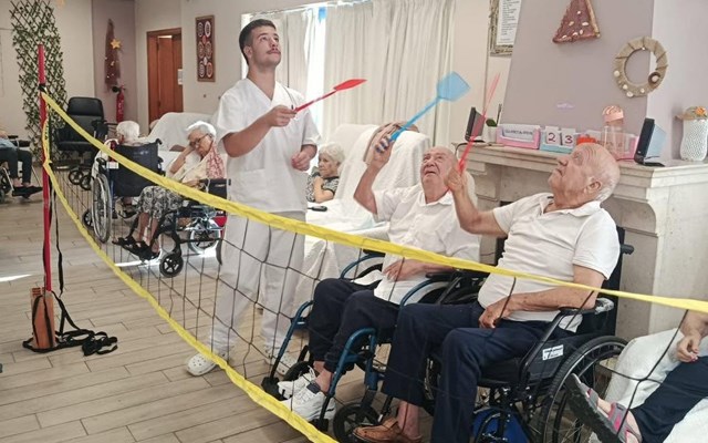 Quem disse que o voleibol é só para os mais novos?  