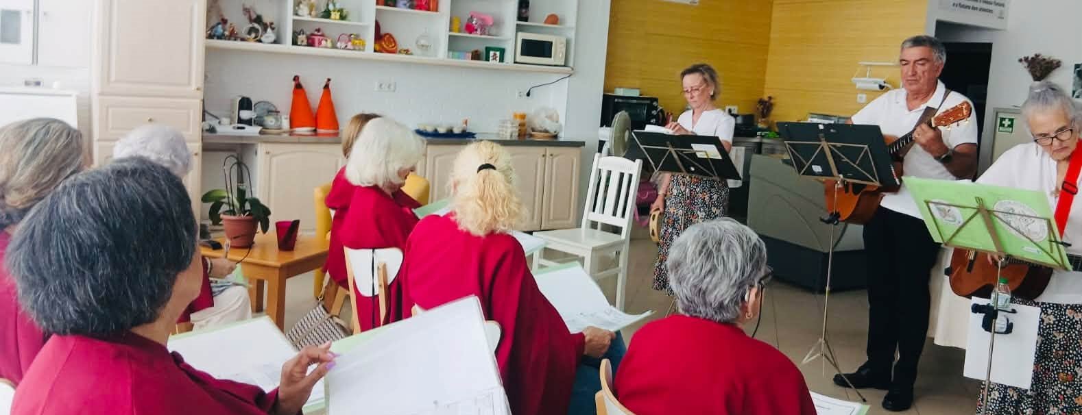Cantares da Ria Levam Música e Alegria à ACASO 