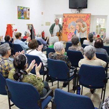 Uma tarde inesquecível no nosso Centro de Dia!  