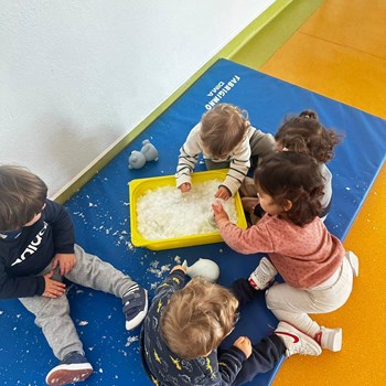 Atividade de Inverno na Creche Porta Mágica  