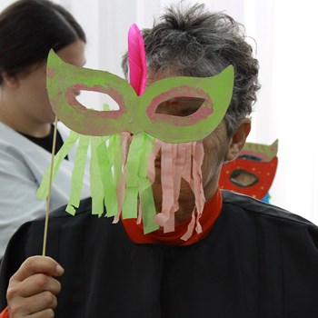 Sorrisos, Máscaras e Boa Disposição