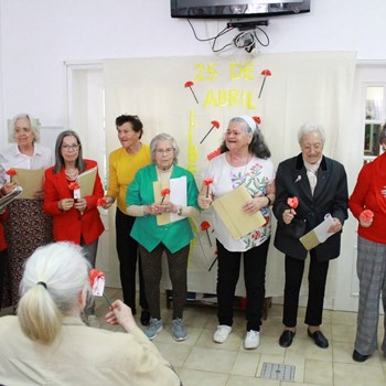 Celebrámos o 25 de Abril de uma forma muito especial  