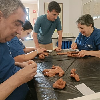 Expressão Artística em Argila 