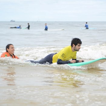 Aulas de Surf Adaptado do CACI