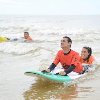 Aulas de Surf Adaptado do CACI